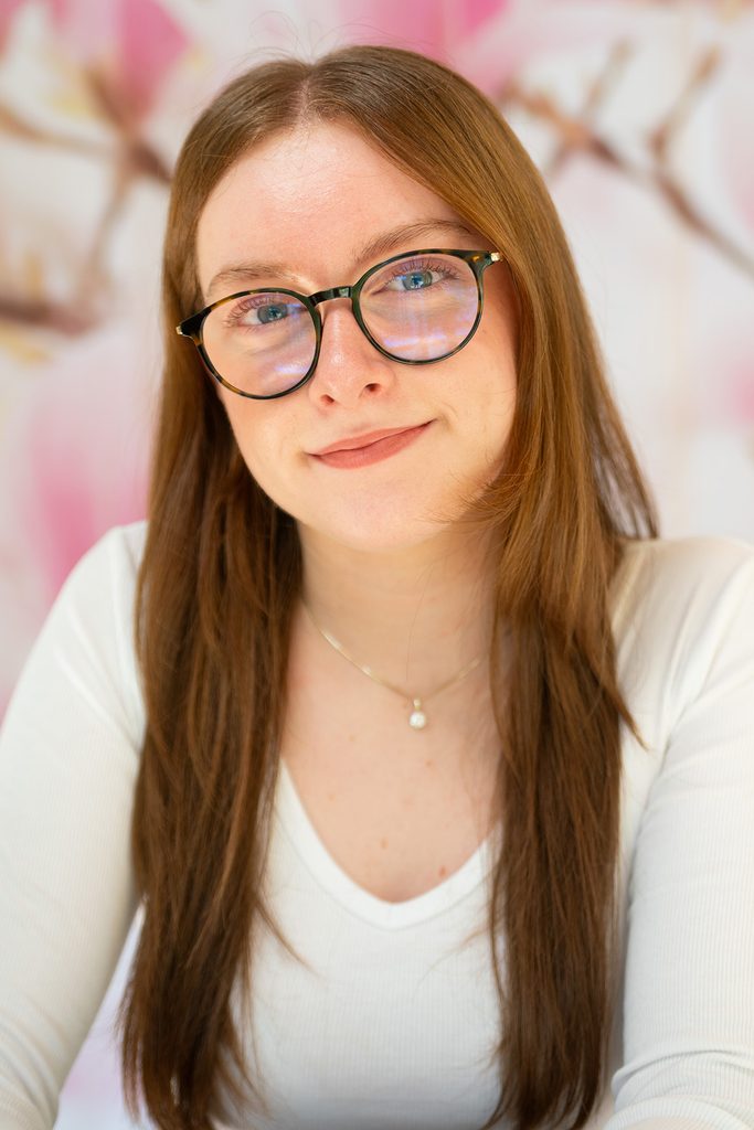 Lara, Friseurin im Team von Zeit fürs Haar in Zirndorf